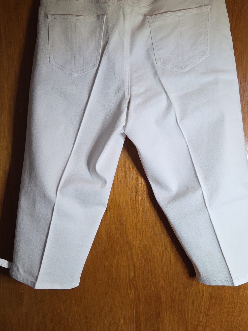 Christopher & Banks White 5 pocket Capris Jeans - Picture 4 of 5